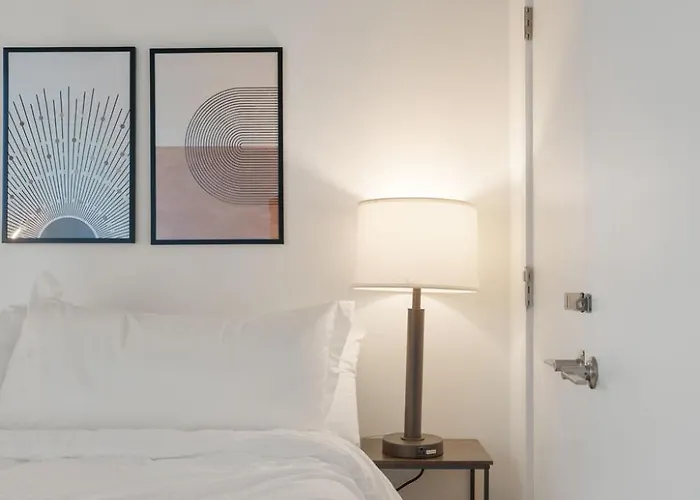 Sophisticated 4br - Modern And Luxurious Hotel