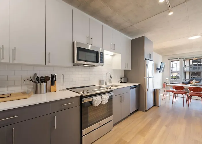 Hotel Sophisticated 4br - Modern And Luxurious